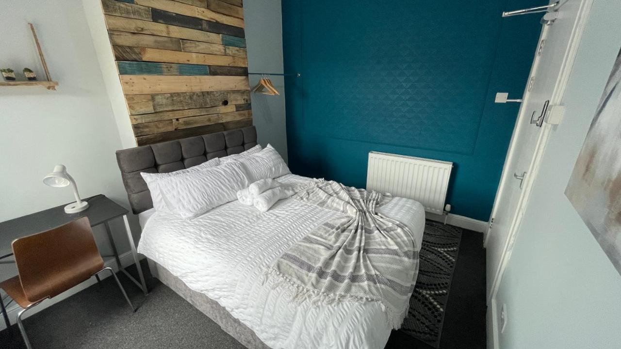 Spacious 6 Bed Home Near City & Albion Stadium Perfect For Contractors! Бирмингам Екстериор снимка