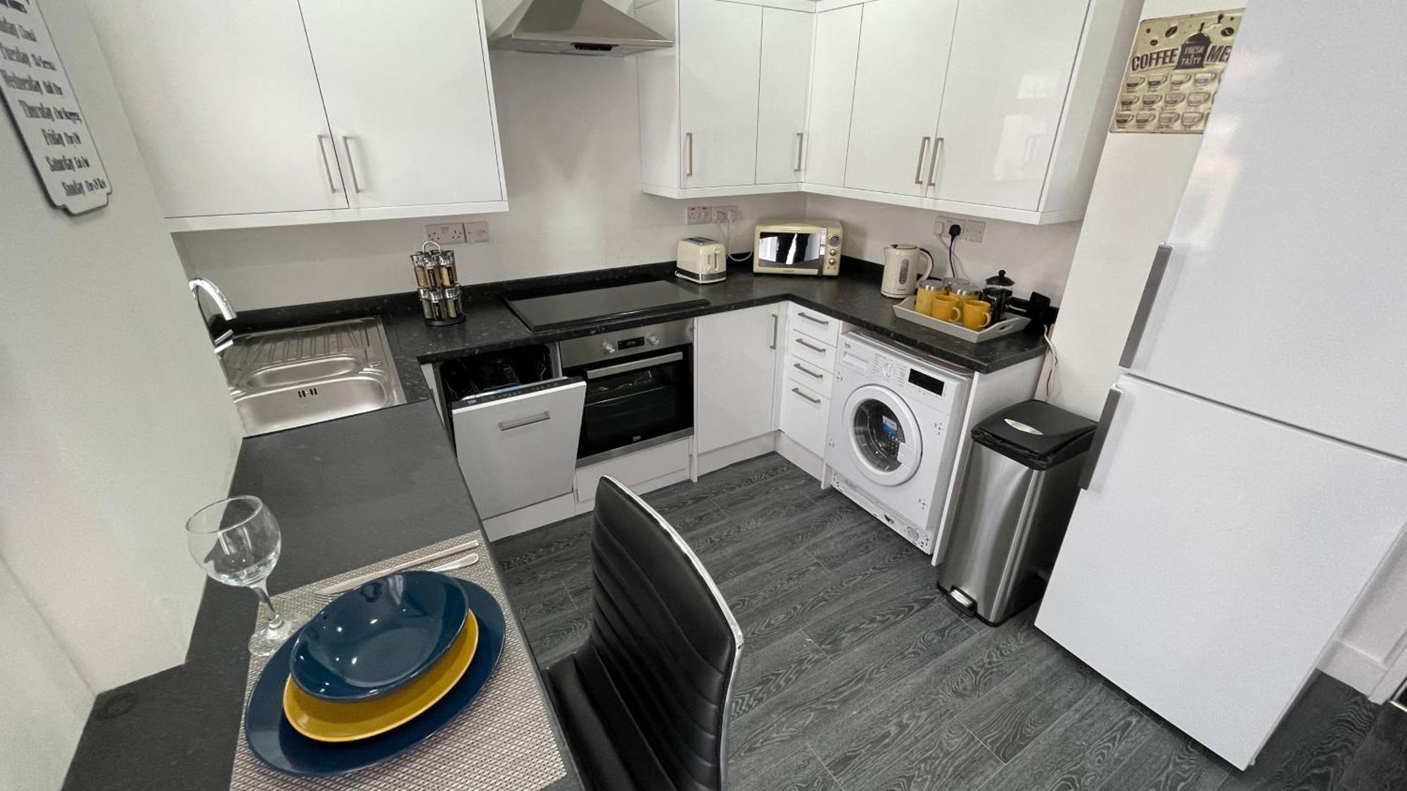 Spacious 6 Bed Home Near City & Albion Stadium Perfect For Contractors! Бирмингам Екстериор снимка